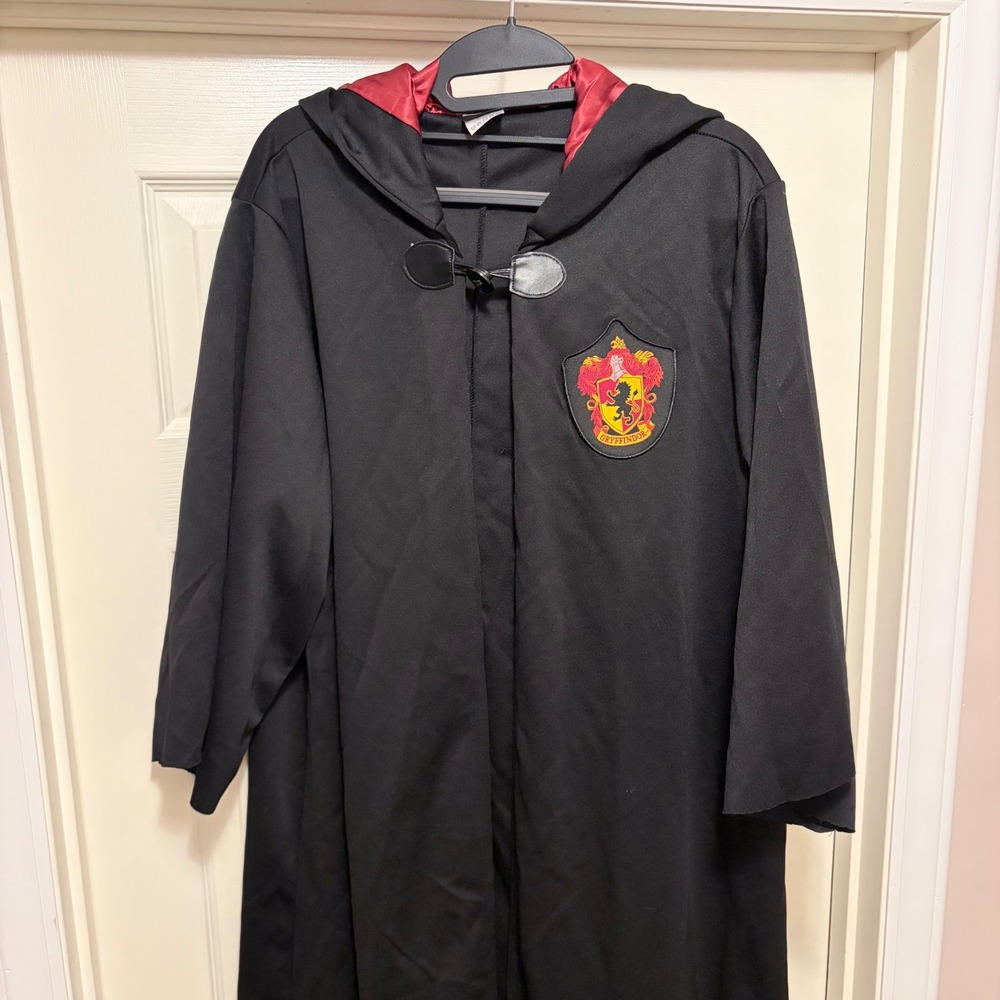 Spirit Halloween Harry Potter Gryffindor Robe Costume Adult One Size Black Red